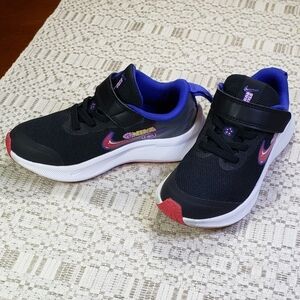 Nike Gir'l Sneakers Size 10.5C